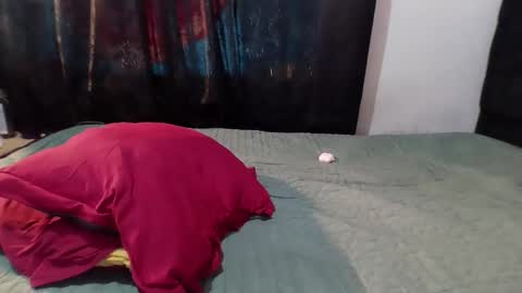 Snapshot of buttercup_milk chatting on 03/06/26, 03:30 Dylan online show from 03/06/26, 03:30