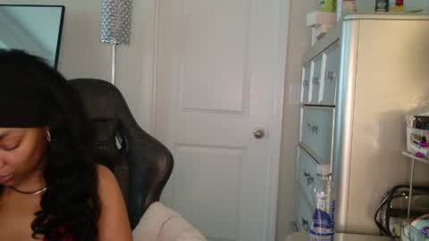 Snapshot of butterflybootyy chatting on 04/05/26, 07:44 butterfly booty online show from 04/05/26, 07:44