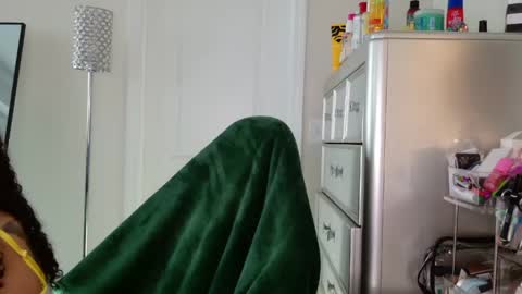 Snapshot of butterflybootyy chatting on 04/22/26, 12:28 butterfly booty online show from 04/22/26, 12:28