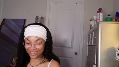 Snapshot of butterflybootyy chatting on 04/27/26, 05:49 butterfly booty online show from 04/27/26, 05:49