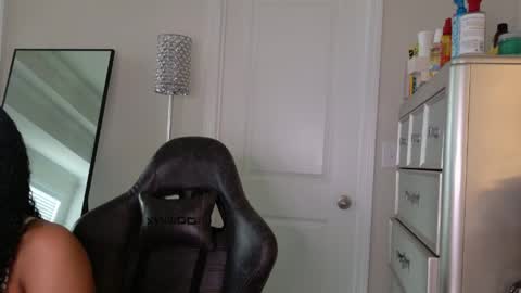 Snapshot of butterflybootyy chatting on 04/30/26, 11:38 butterfly booty online show from 04/30/26, 11:38