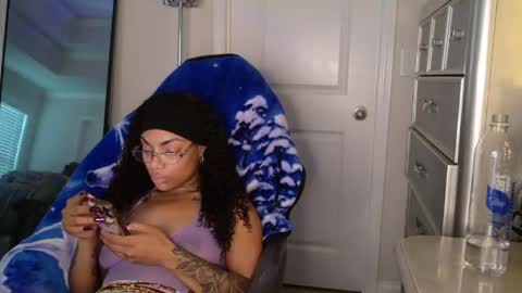 Snapshot of butterflybootyy chatting on 05/19/26, 12:16 butterfly booty online show from 05/19/26, 12:16