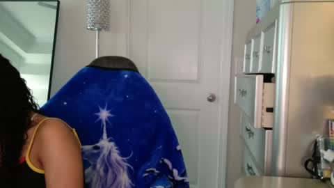 Snapshot of butterflybootyy chatting on 05/20/26, 04:35 butterfly booty online show from 05/20/26, 04:35