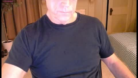 Snapshot of buttnakedfun954737 chatting on 10/21/25, 09:21 Miles online show from 10/21/25, 09:21