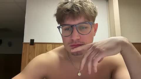 Snapshot of buzz5127 chatting on 12/22/25, 05:15 buzz5127 online show from 12/22/25, 05:15