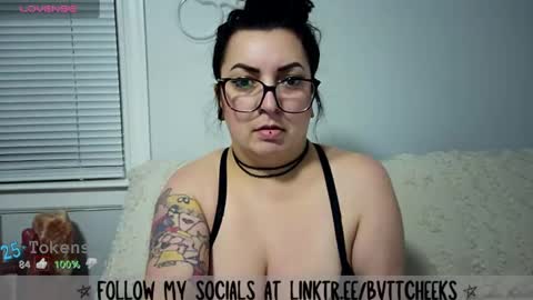 Snapshot of bvttcheeks00 chatting on 09/21/25, 04:03 bvttcheeks00 online show from 09/21/25, 04:03