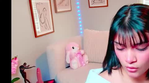 Snapshot of bystrawberry chatting on 03/26/26, 06:35 Paris online show from 03/26/26, 06:35