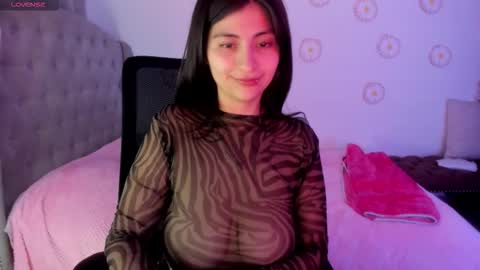 Snapshot of caami02 chatting on 03/25/26, 01:33 caami02 online show from 03/25/26, 01:33