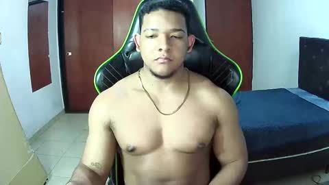 Snapshot of caballerozodi chatting on 10/17/25, 02:15 caballerozodi online show from 10/17/25, 02:15