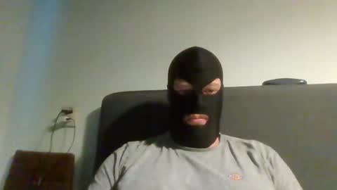 Snapshot of cagegag31 chatting on 09/15/25, 04:18 cagegag31 online show from 09/15/25, 04:18