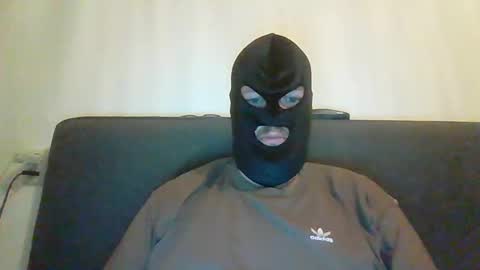 Snapshot of cagegag31 chatting on 11/15/25, 10:26 cagegag31 online show from 11/15/25, 10:26