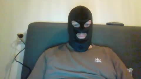 Snapshot of cagegag31 chatting on 12/20/25, 03:52 cagegag31 online show from 12/20/25, 03:52