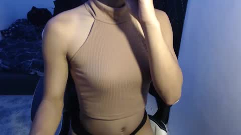 caitessa_bellemoir online show from 11/25/25, 08:20