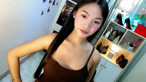 Snapshot of caitlin_x chatting on 05/11/26, 07:44 caitlin online show from 05/11/26, 07:44