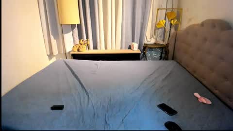 C A I T L Y N online show from 11/02/25, 07:00