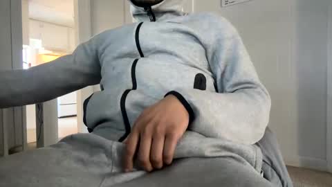 Snapshot of cakezoverfakez chatting on 03/11/25, 12:50 longjohns online show from 03/11/25, 12:50