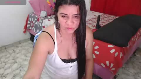 Snapshot of caliente_in_passion chatting on 06/20/26, 04:04 caliente_in_passion online show from 06/20/26, 04:04