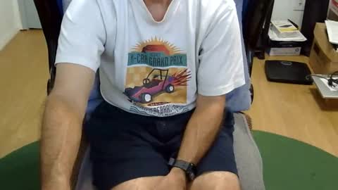 Snapshot of califun4u chatting on 10/28/25, 11:51 califun4u online show from 10/28/25, 11:51