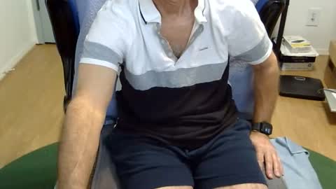 Snapshot of califun4u chatting on 12/19/25, 11:56 califun4u online show from 12/19/25, 11:56