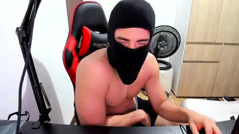 calihotcaliente27 online show from 02/12/25, 10:35