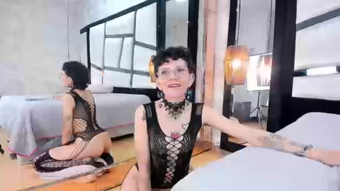 Snapshot of calioperoux chatting on 03/16/26, 10:03 Caliope online show from 03/16/26, 10:03