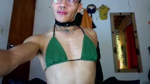 Snapshot of calioppe_10 chatting on 06/08/26, 01:20 Calioppe 10 online show from 06/08/26, 01:20