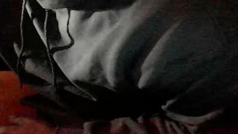 Snapshot of calisguitar chatting on 12/06/24, 01:44 Calisguitar online show from 12/06/24, 01:44