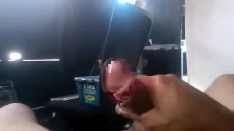 Snapshot of calisguitar chatting on 10/09/25, 04:49 Calisguitar online show from 10/09/25, 04:49