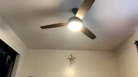 calishop1 online show from 11/23/25, 07:46