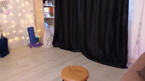 Dasha       inst       dasha is nice online show from 02/07/25, 05:52