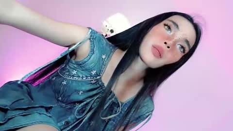 Snapshot of call_me_nina chatting on 05/05/26, 01:52 call_me_nina online show from 05/05/26, 01:52