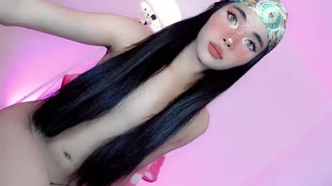 Snapshot of call_me_nina chatting on 05/13/26, 04:43 call_me_nina online show from 05/13/26, 04:43