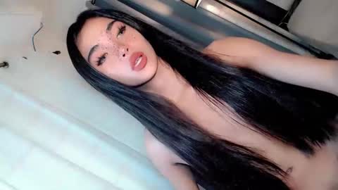 Snapshot of call_me_nina chatting on 06/05/26, 02:51 call_me_nina online show from 06/05/26, 02:51