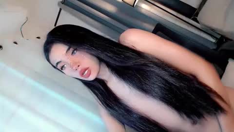 Snapshot of call_me_nina chatting on 06/06/26, 02:27 call_me_nina online show from 06/06/26, 02:27