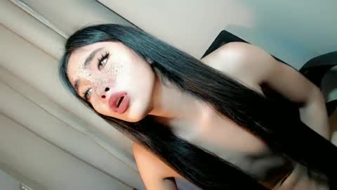 Snapshot of call_me_nina chatting on 06/13/26, 11:02 call_me_nina online show from 06/13/26, 11:02
