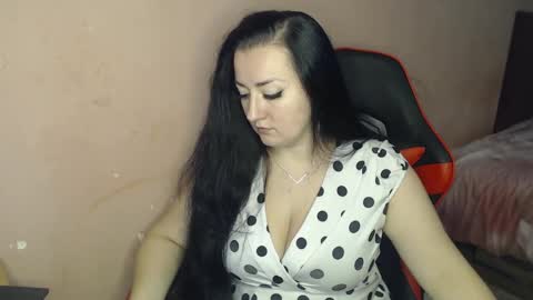 Snapshot of call_me_shaya chatting on 12/11/24, 01:17 Shaya online show from 12/11/24, 01:17