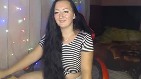 Snapshot of call_me_shaya chatting on 10/10/25, 04:06 Shaya online show from 10/10/25, 04:06