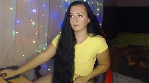 Snapshot of call_me_shaya chatting on 10/13/25, 03:45 Shaya online show from 10/13/25, 03:45