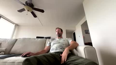 Snapshot of callesalada2 chatting on 04/12/26, 02:22 Whitest Boy Alive online show from 04/12/26, 02:22