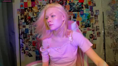 Robin online show from 10/27/25, 11:03