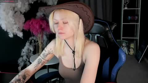 Robin online show from 05/18/26, 03:02