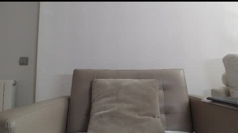 callme_kim online show from 06/10/26, 07:57