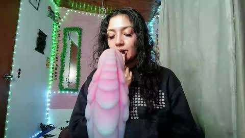 paula online show from 11/06/25, 03:51