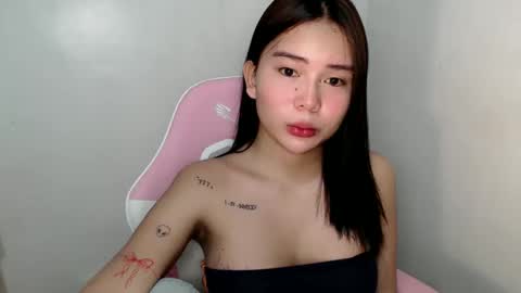 Snapshot of callme_remaxxx7 chatting on 03/29/26, 07:36 Rema online show from 03/29/26, 07:36