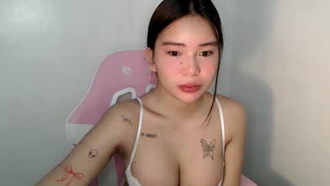 Snapshot of callme_remaxxx7 chatting on 04/14/26, 08:48 Rema online show from 04/14/26, 08:48