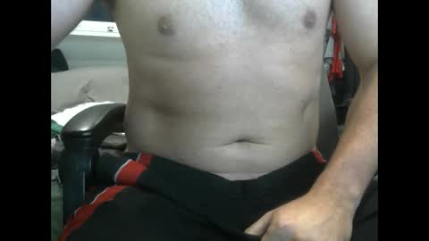 Snapshot of callmeroger33 chatting on 09/17/25, 03:35 callmeroger33 online show from 09/17/25, 03:35