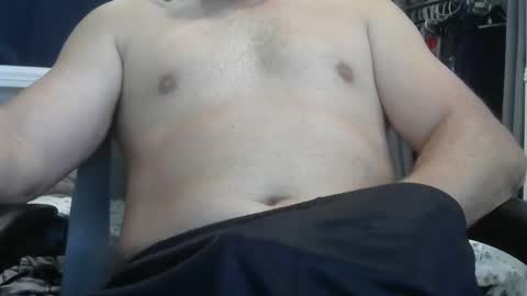 Snapshot of callmeroger33 chatting on 09/19/25, 05:02 callmeroger33 online show from 09/19/25, 05:02