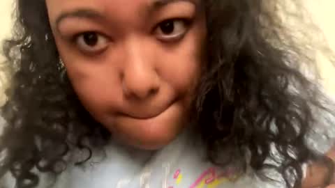 Snapshot of cals9x chatting on 12/27/24, 06:10 camzxoxox online show from 12/27/24, 06:10