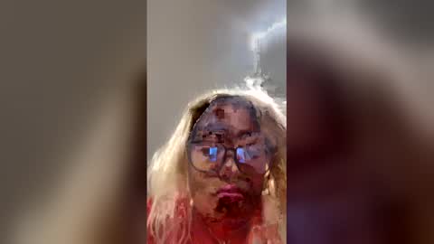 Snapshot of cals9x chatting on 12/02/25, 01:44 camzxoxox online show from 12/02/25, 01:44