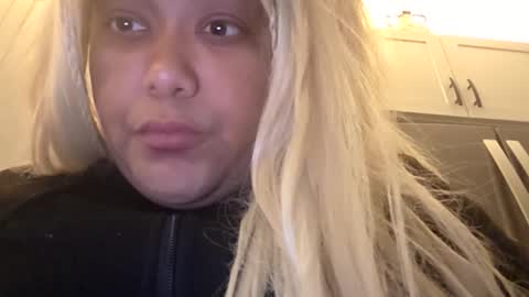 Snapshot of cals9x chatting on 05/04/26, 02:18 camzxoxox online show from 05/04/26, 02:18